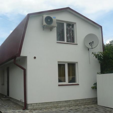 Hostynnyi Botsiun Hotel Dubno Exterior photo
