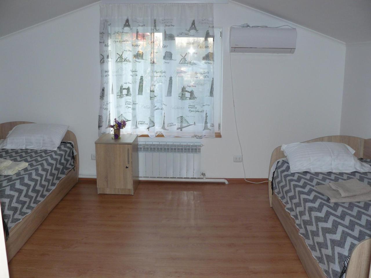 Hostynnyi Botsiun Hotel Dubno Exterior photo